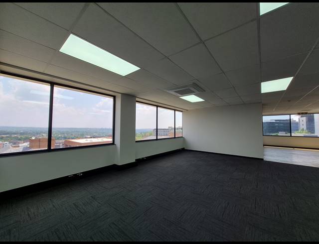 202M² OFFICE TO LET IN SANDOWN